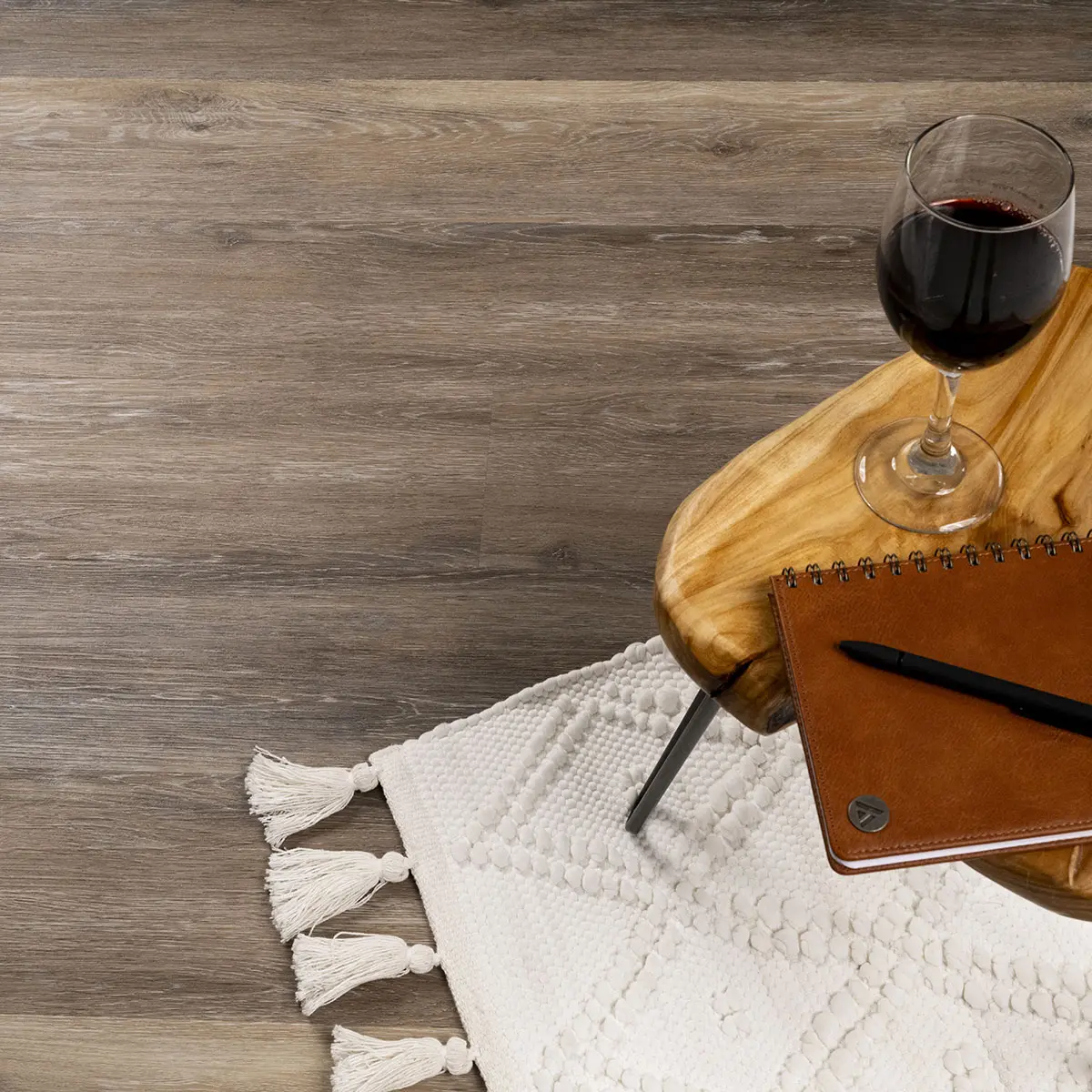 Cyrus 2.0TM Dulles Tails® Luxury Vinyl Plank